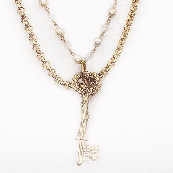 Skova Soul White Pearl & Glass Gold Chain 3" Crystal Key 2 Layer 22" Necklace - Picture 2 of 3